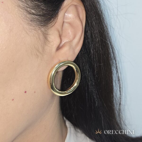ARGOLA FRONTAL TUBULAR GD. C/ TARRAXA BANHADA A OURO 18K - Image 2