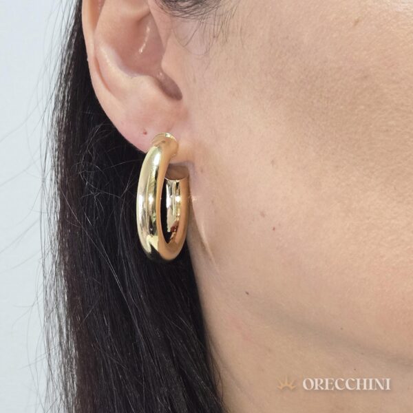 ARGOLA LATERAL TUBULAR 6MM C/ TARRAXA BANHADA A OURO 18K - Image 2